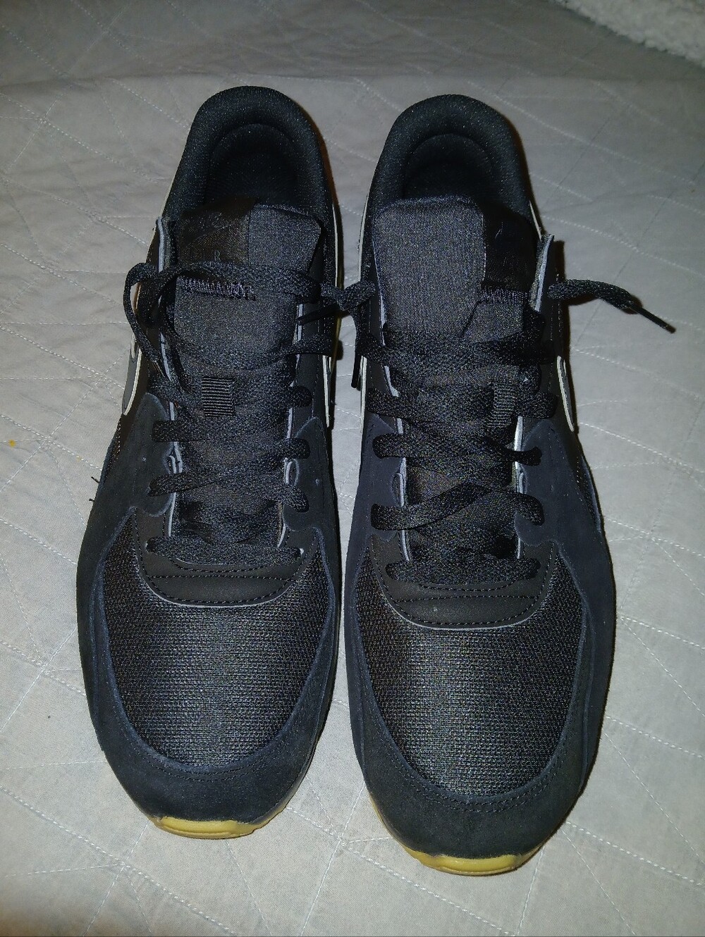 Nike Men’s Black Sneakers with Yellow Accents